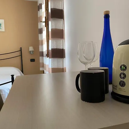 Room With Private Bathroom In Trapani